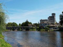 Bourdeilles pont châteaux