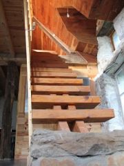 Escalier pierre bois